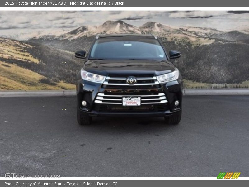 Midnight Black Metallic / Black 2019 Toyota Highlander XLE AWD
