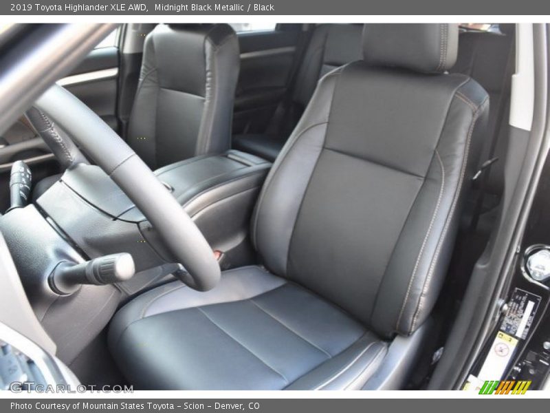 Midnight Black Metallic / Black 2019 Toyota Highlander XLE AWD