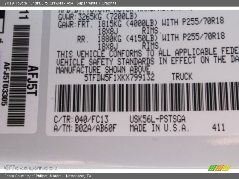 Super White / Graphite 2019 Toyota Tundra SR5 CrewMax 4x4