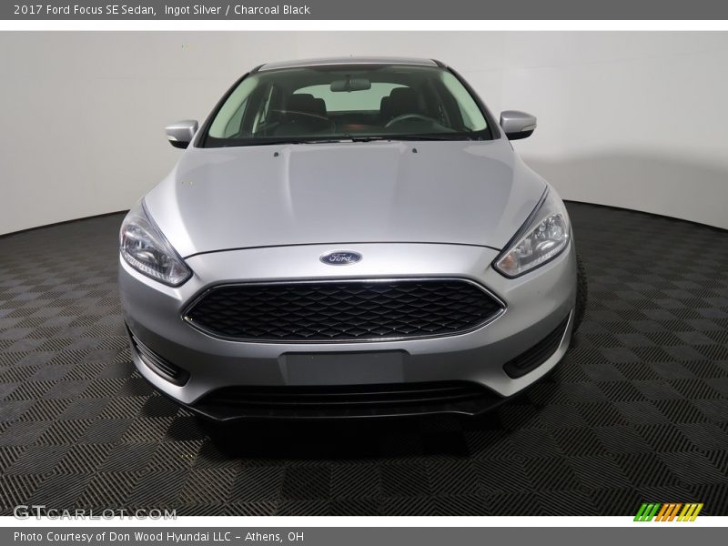 Ingot Silver / Charcoal Black 2017 Ford Focus SE Sedan