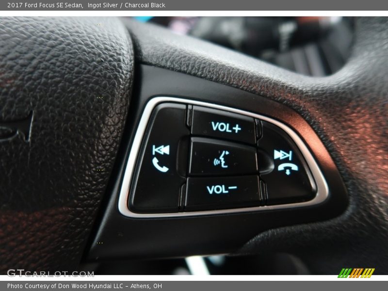 Ingot Silver / Charcoal Black 2017 Ford Focus SE Sedan