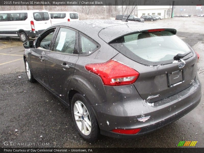 Magnetic Metallic / Charcoal Black 2015 Ford Focus SE Hatchback