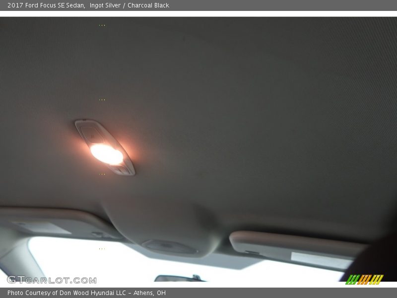 Ingot Silver / Charcoal Black 2017 Ford Focus SE Sedan