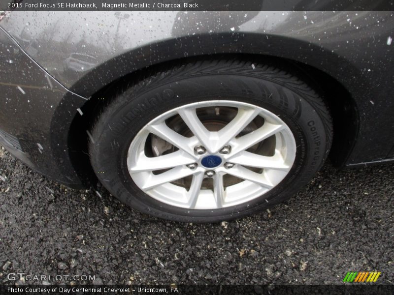 Magnetic Metallic / Charcoal Black 2015 Ford Focus SE Hatchback