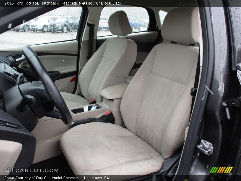 Magnetic Metallic / Charcoal Black 2015 Ford Focus SE Hatchback