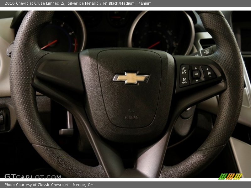 Silver Ice Metallic / Jet Black/Medium Titanium 2016 Chevrolet Cruze Limited LS
