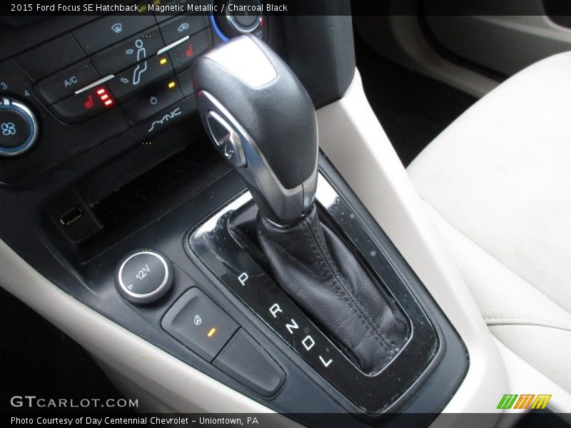 Magnetic Metallic / Charcoal Black 2015 Ford Focus SE Hatchback