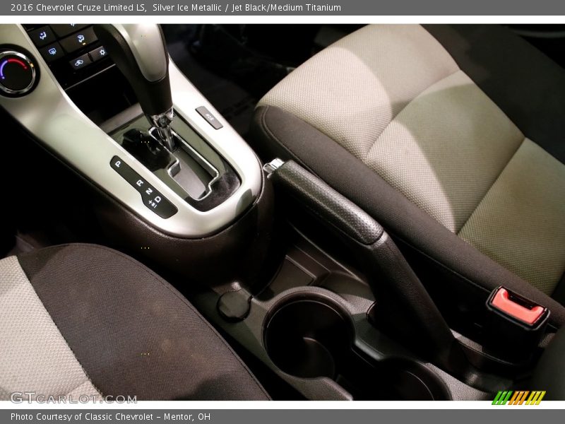 Silver Ice Metallic / Jet Black/Medium Titanium 2016 Chevrolet Cruze Limited LS