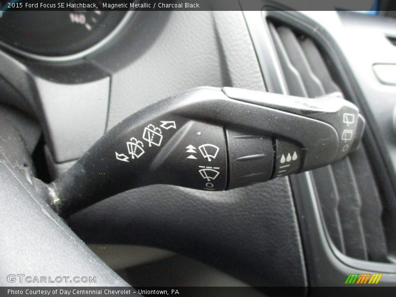 Magnetic Metallic / Charcoal Black 2015 Ford Focus SE Hatchback