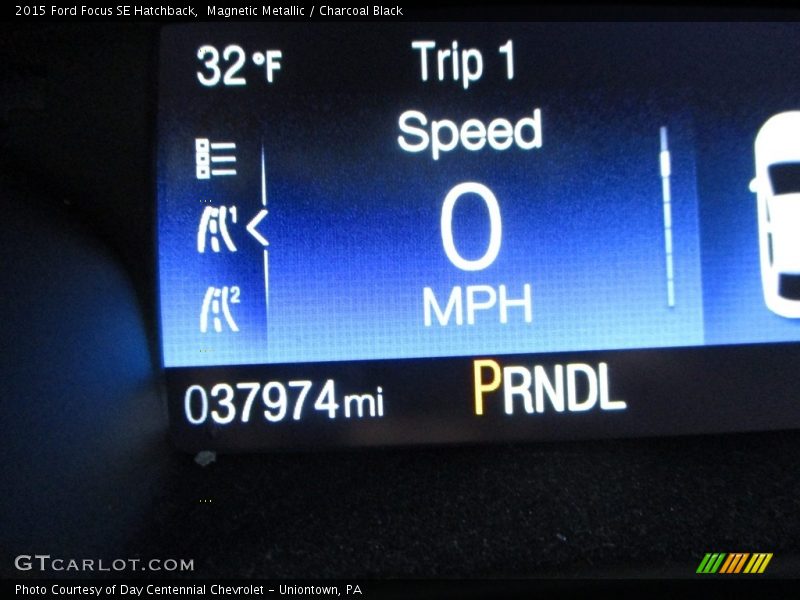 Magnetic Metallic / Charcoal Black 2015 Ford Focus SE Hatchback
