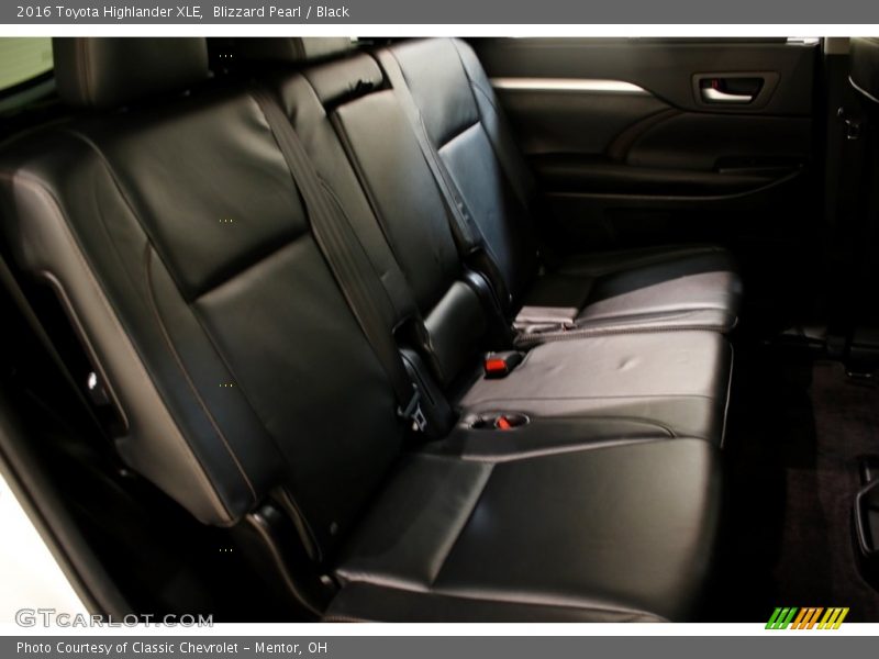 Blizzard Pearl / Black 2016 Toyota Highlander XLE