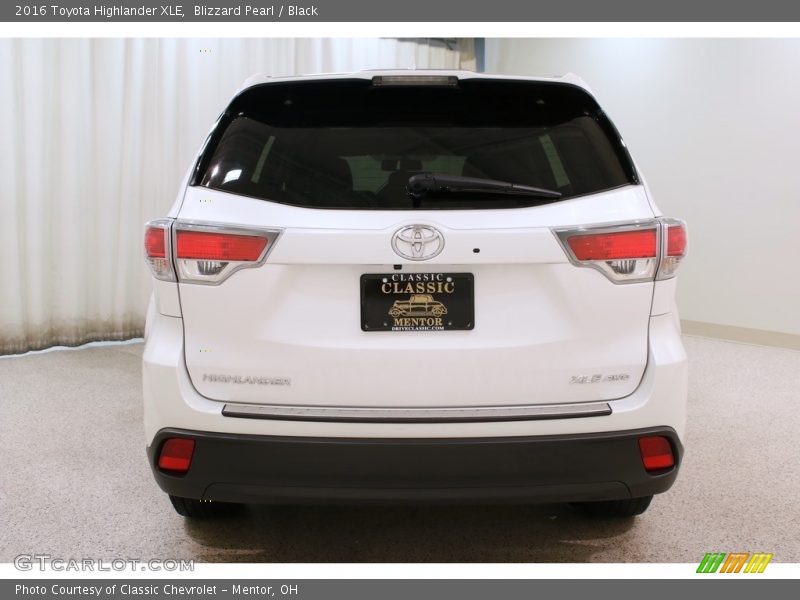 Blizzard Pearl / Black 2016 Toyota Highlander XLE