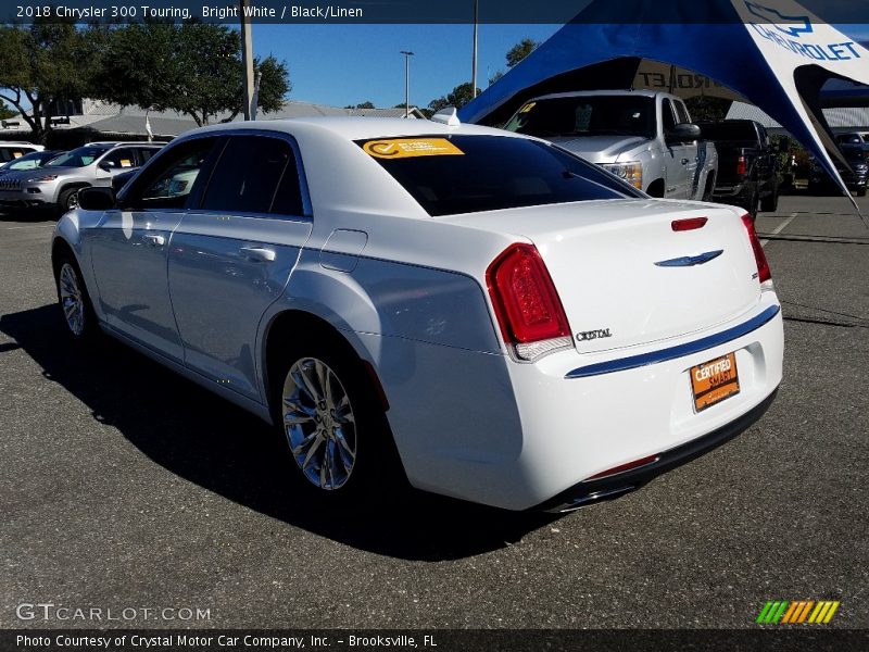 Bright White / Black/Linen 2018 Chrysler 300 Touring