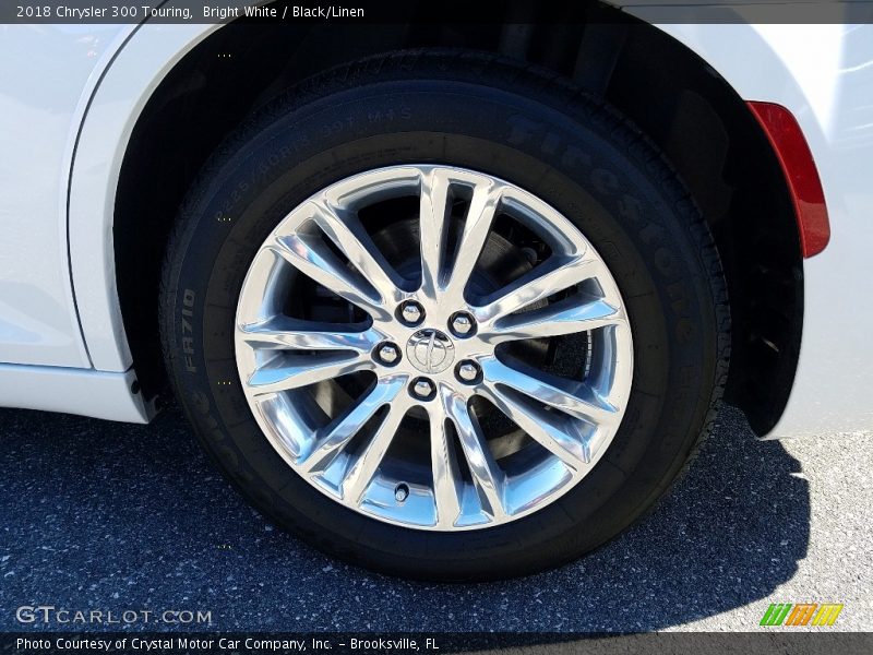 Bright White / Black/Linen 2018 Chrysler 300 Touring