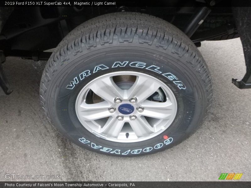 Magnetic / Light Camel 2019 Ford F150 XLT SuperCab 4x4