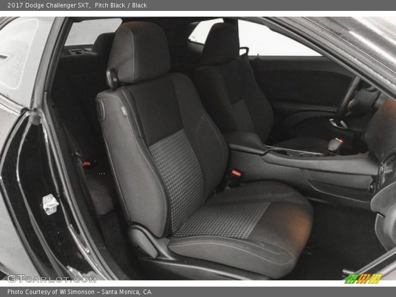 Pitch Black / Black 2017 Dodge Challenger SXT