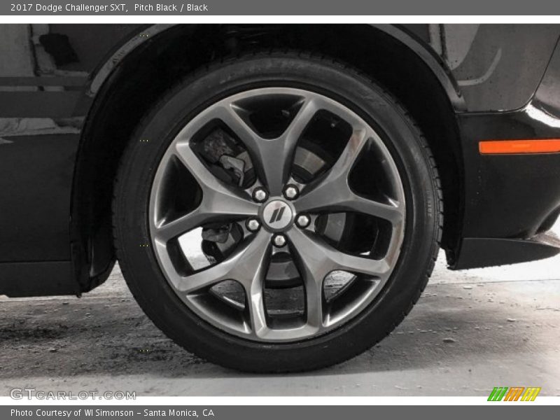 Pitch Black / Black 2017 Dodge Challenger SXT