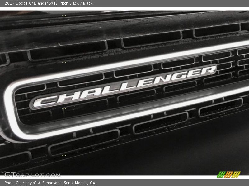 Pitch Black / Black 2017 Dodge Challenger SXT