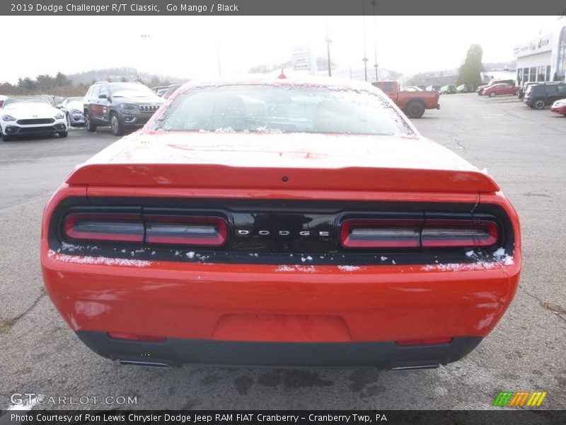 Go Mango / Black 2019 Dodge Challenger R/T Classic