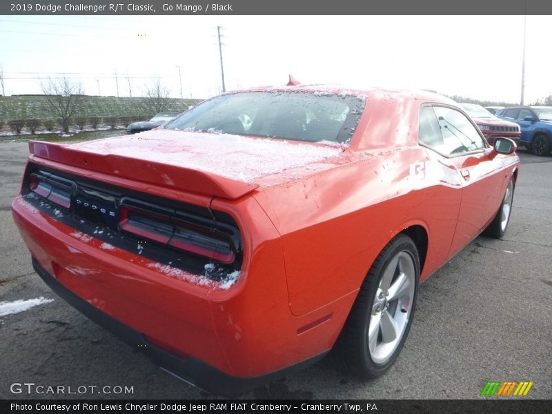 Go Mango / Black 2019 Dodge Challenger R/T Classic