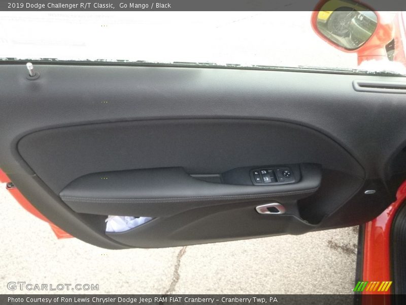 Go Mango / Black 2019 Dodge Challenger R/T Classic