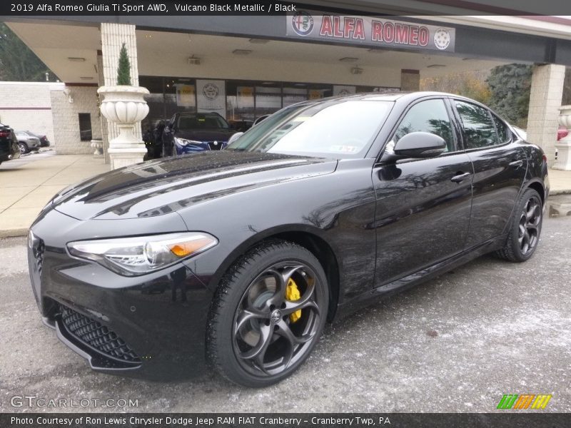 Vulcano Black Metallic / Black 2019 Alfa Romeo Giulia Ti Sport AWD