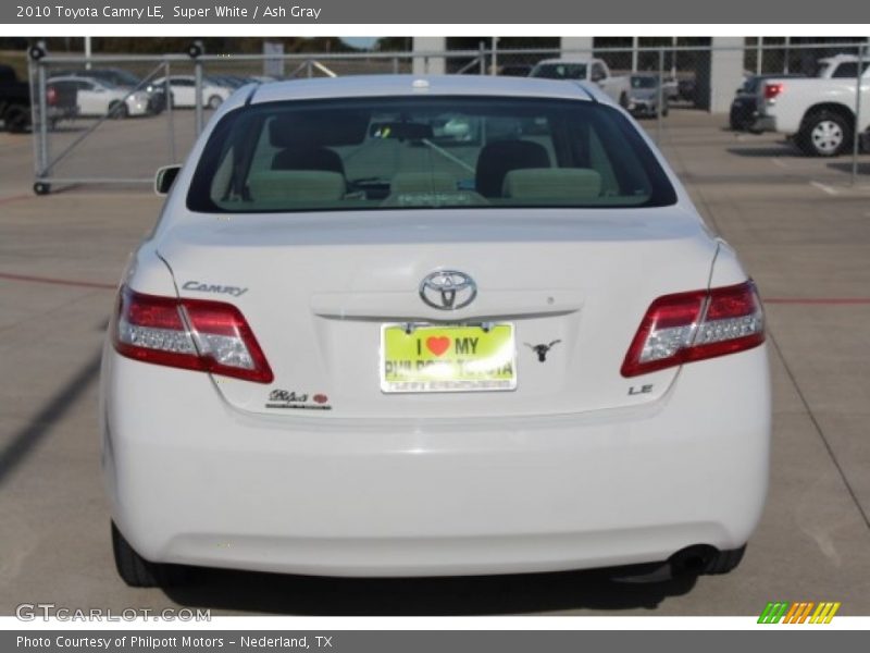 Super White / Ash Gray 2010 Toyota Camry LE
