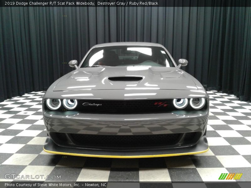 Destroyer Gray / Ruby Red/Black 2019 Dodge Challenger R/T Scat Pack Widebody