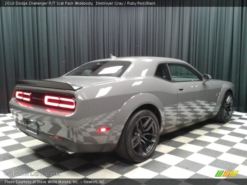 Destroyer Gray / Ruby Red/Black 2019 Dodge Challenger R/T Scat Pack Widebody