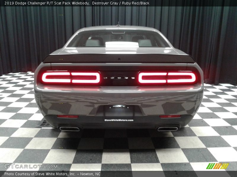 Destroyer Gray / Ruby Red/Black 2019 Dodge Challenger R/T Scat Pack Widebody