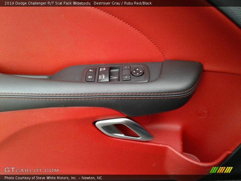 Door Panel of 2019 Challenger R/T Scat Pack Widebody