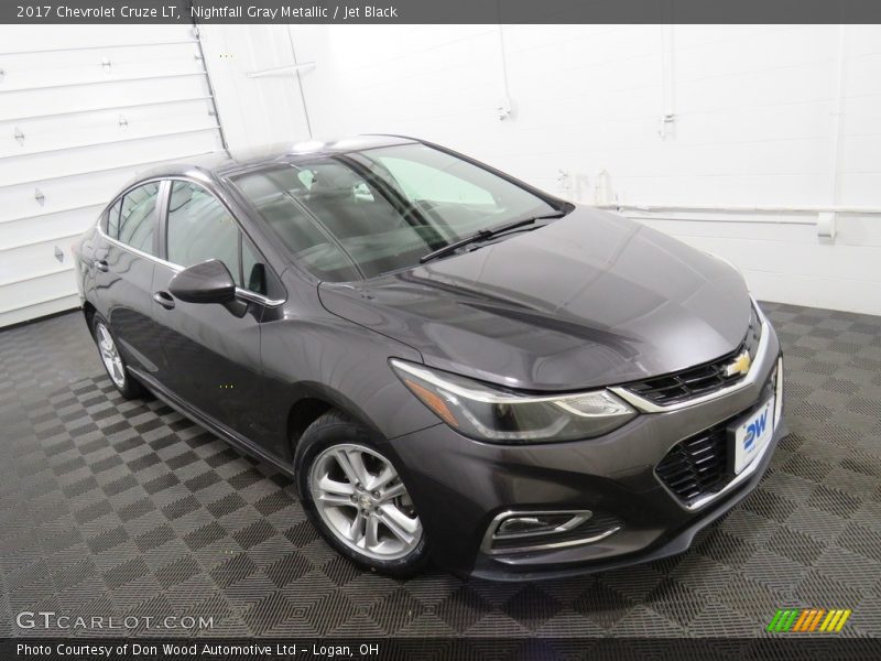 Nightfall Gray Metallic / Jet Black 2017 Chevrolet Cruze LT