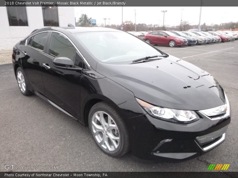 Front 3/4 View of 2018 Volt Premier