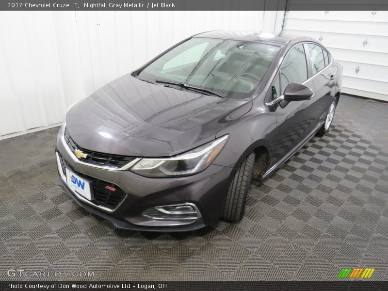 Nightfall Gray Metallic / Jet Black 2017 Chevrolet Cruze LT
