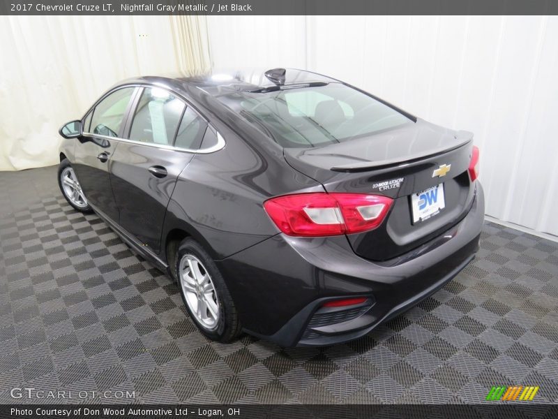 Nightfall Gray Metallic / Jet Black 2017 Chevrolet Cruze LT
