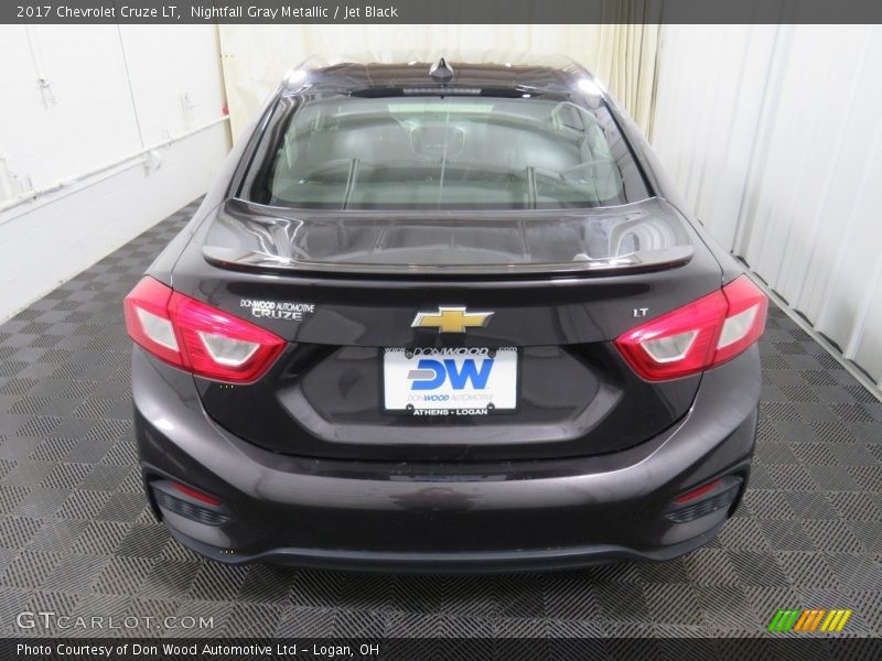 Nightfall Gray Metallic / Jet Black 2017 Chevrolet Cruze LT