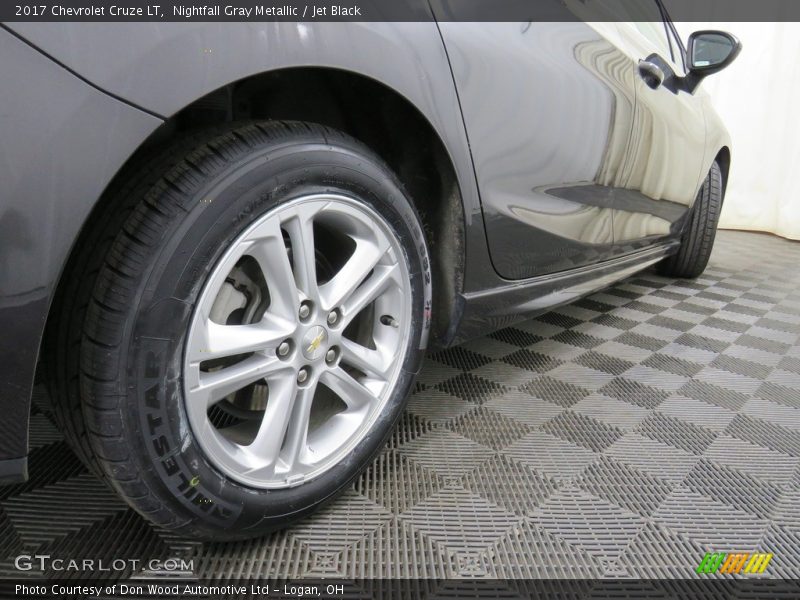 Nightfall Gray Metallic / Jet Black 2017 Chevrolet Cruze LT