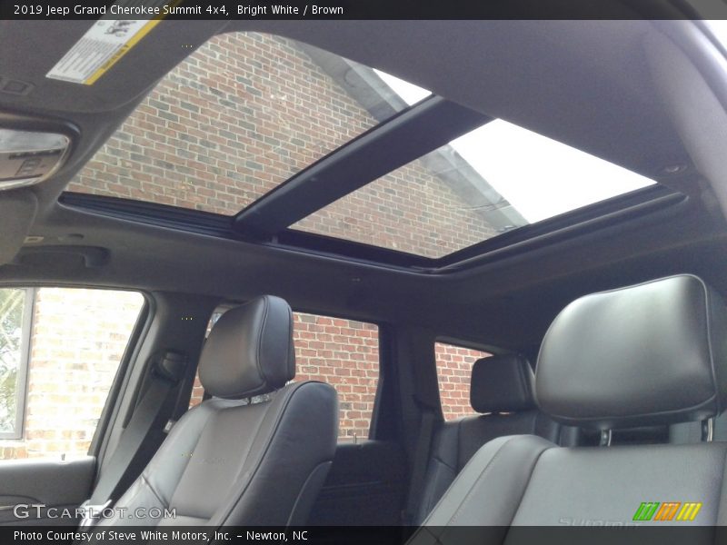 Bright White / Brown 2019 Jeep Grand Cherokee Summit 4x4