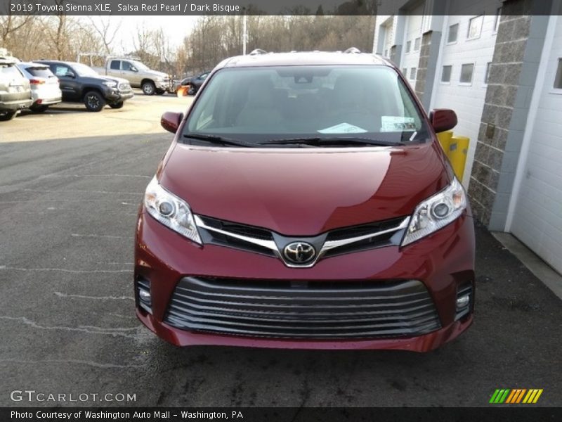 Salsa Red Pearl / Dark Bisque 2019 Toyota Sienna XLE