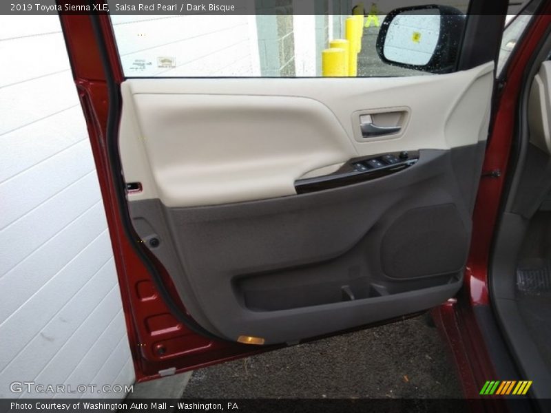 Salsa Red Pearl / Dark Bisque 2019 Toyota Sienna XLE