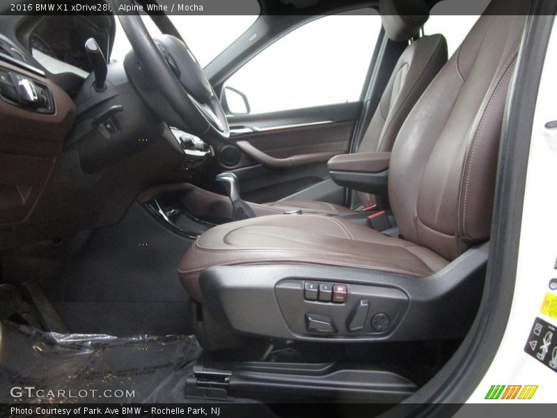 Alpine White / Mocha 2016 BMW X1 xDrive28i