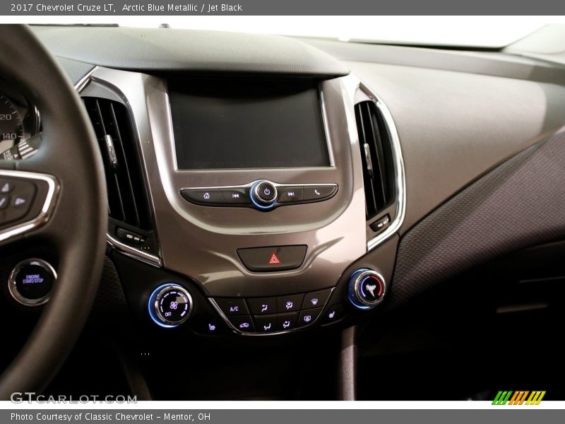 Arctic Blue Metallic / Jet Black 2017 Chevrolet Cruze LT