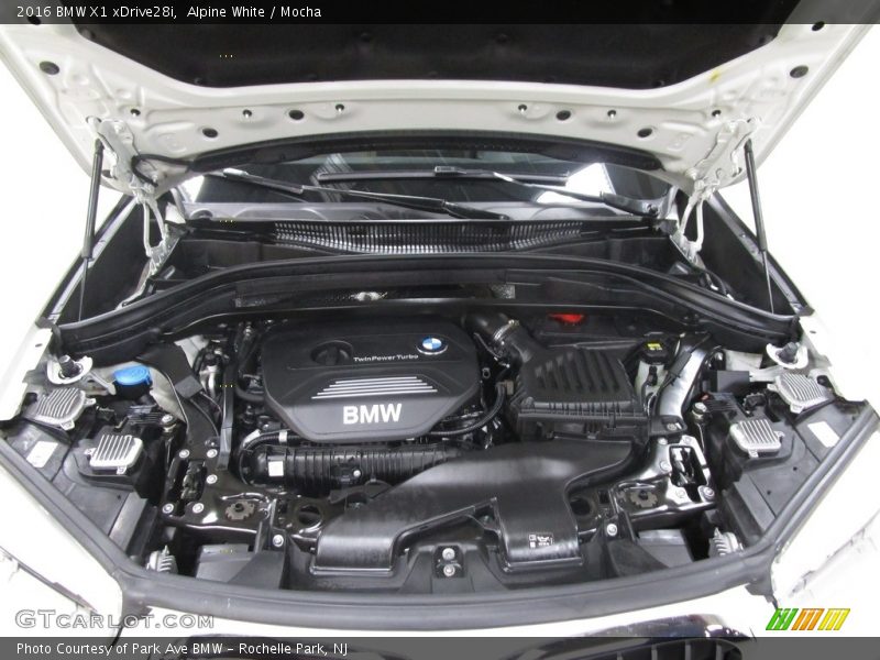 Alpine White / Mocha 2016 BMW X1 xDrive28i