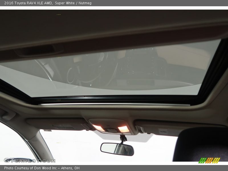 Super White / Nutmeg 2016 Toyota RAV4 XLE AWD