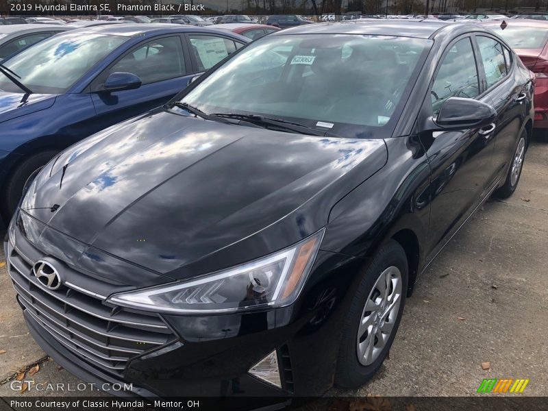 Phantom Black / Black 2019 Hyundai Elantra SE