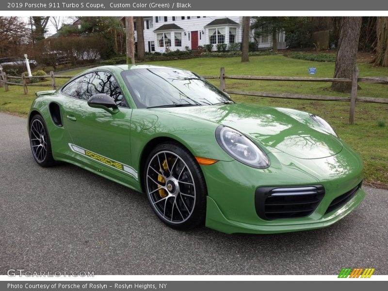 Front 3/4 View of 2019 911 Turbo S Coupe