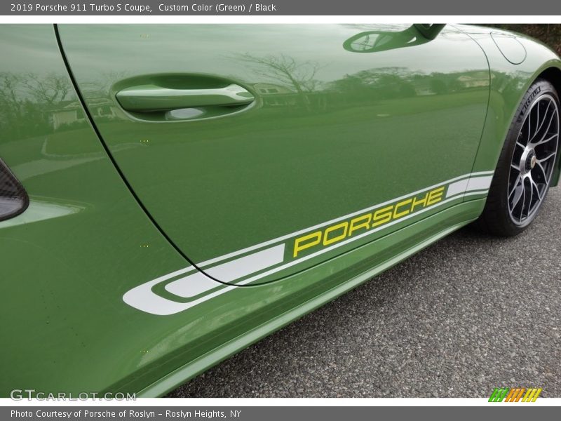  2019 911 Turbo S Coupe Logo