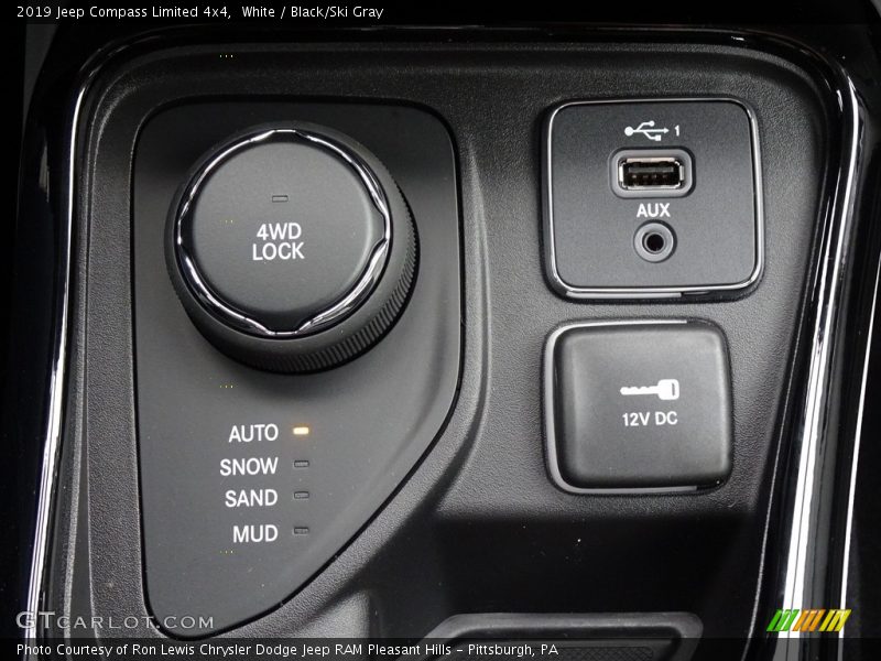 White / Black/Ski Gray 2019 Jeep Compass Limited 4x4