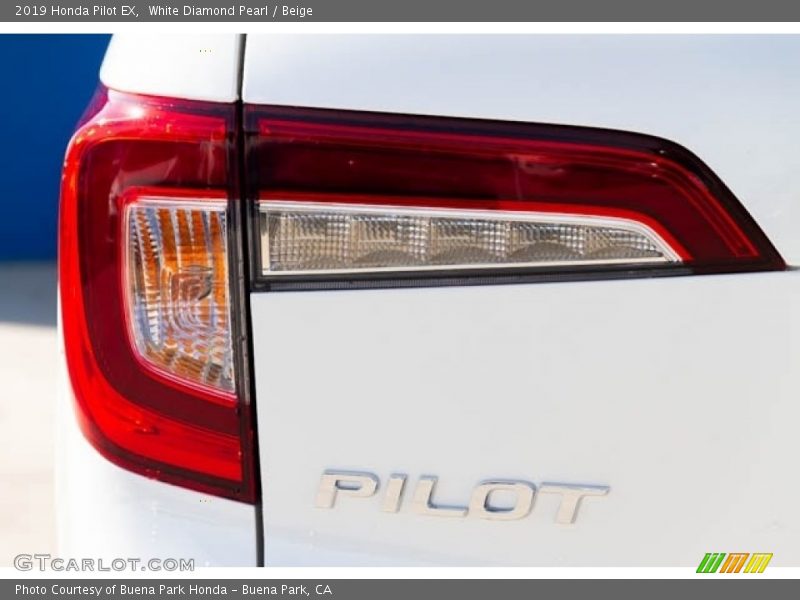 White Diamond Pearl / Beige 2019 Honda Pilot EX