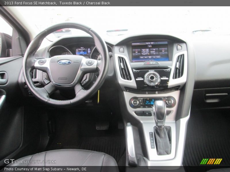 Tuxedo Black / Charcoal Black 2013 Ford Focus SE Hatchback